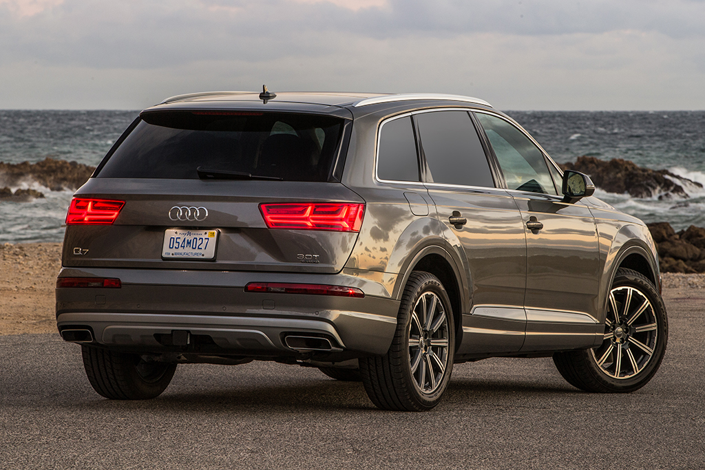 2019 Audi Q7 (2)