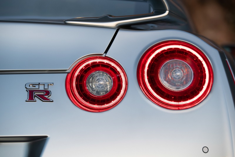نيسان GT-R من الخلف