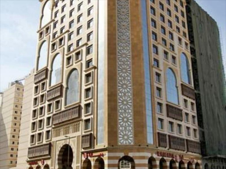 القبلة رامادا باي