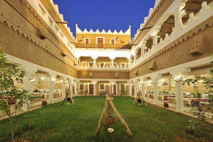 مطعم القرية النجدية