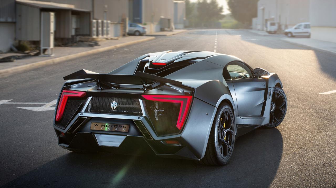 بليو موتورز لايكن هايبرسبورت W Motors Lykan Hypersport 